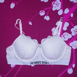 Victorias Secret tshirt lightly lined demi bra cream lace 36B VS Logo band New!